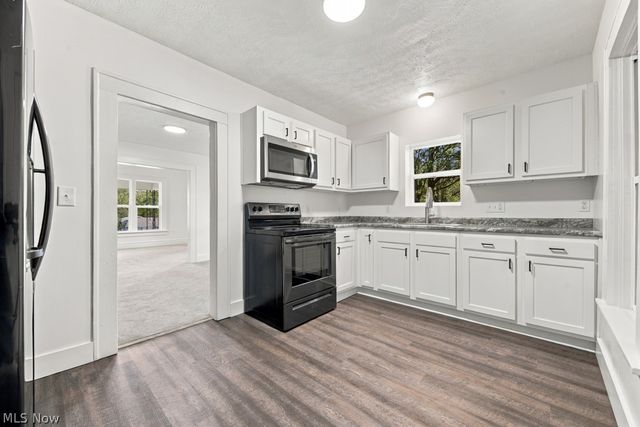 1588 Josephine Avenue, Lakemore, OH 44250