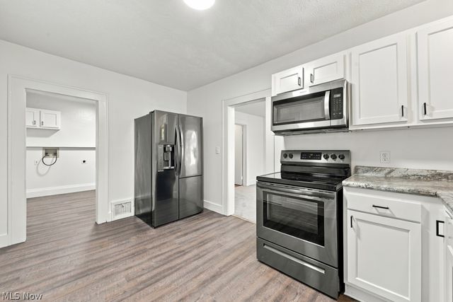 1588 Josephine Avenue, Lakemore, OH 44250