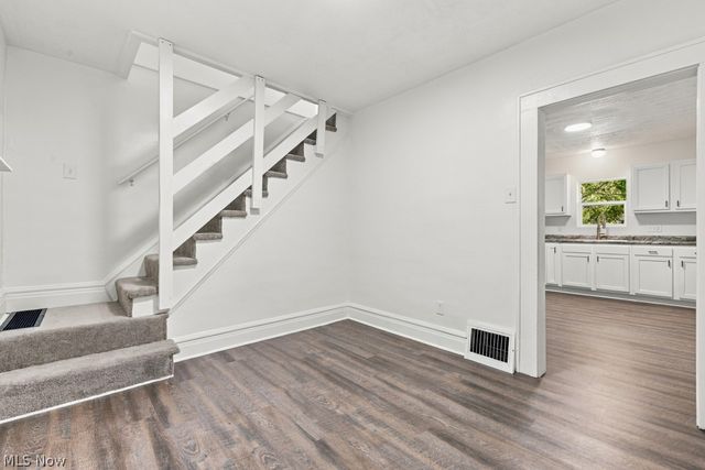 1588 Josephine Avenue, Lakemore, OH 44250