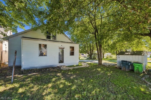 1588 Josephine Avenue, Lakemore, OH 44250