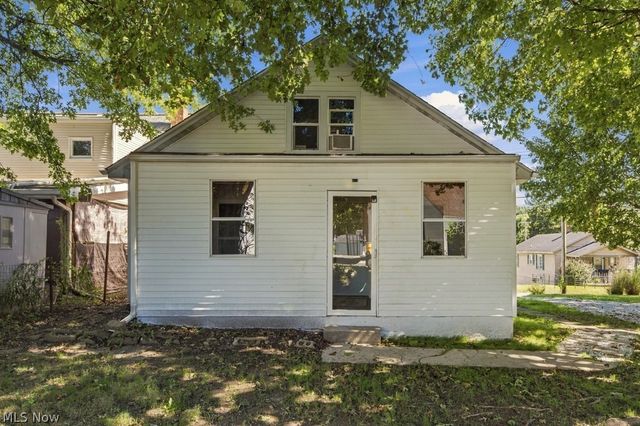 1588 Josephine Avenue, Lakemore, OH 44250
