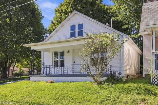 1588 Josephine Avenue, Lakemore, OH 44250