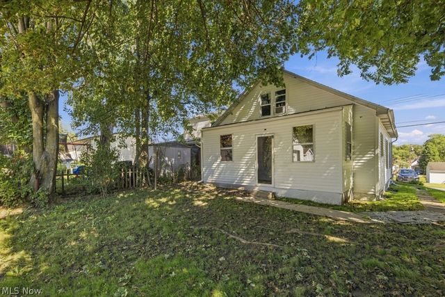 1588 Josephine Avenue, Lakemore, OH 44250