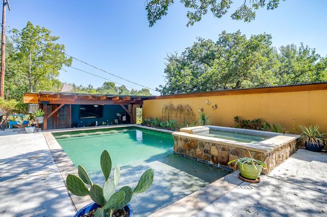 620 NW 6th Street, Mineral Wells, TX 76067