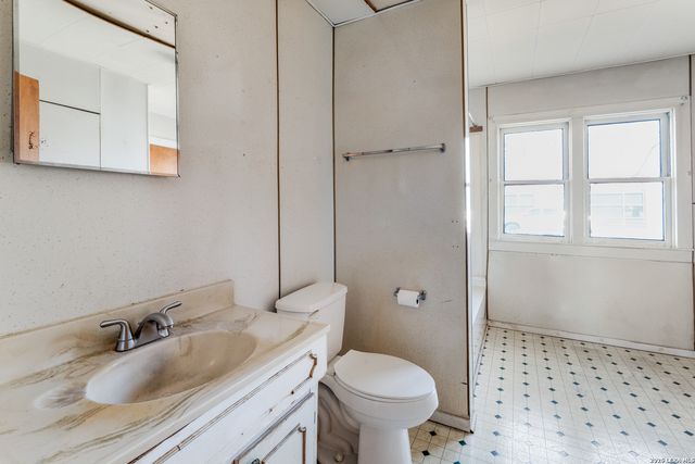 910 Cross, New Braunfels, TX 78130