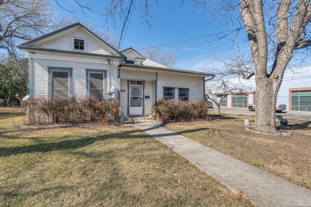 910 Cross, New Braunfels, TX 78130