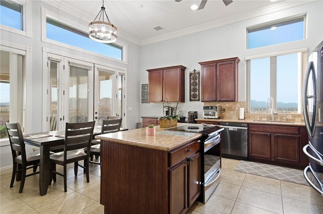 7400 E Morningside Drive, Kingman, AZ 86401