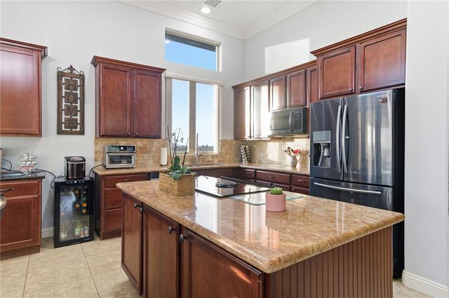 7400 E Morningside Drive, Kingman, AZ 86401