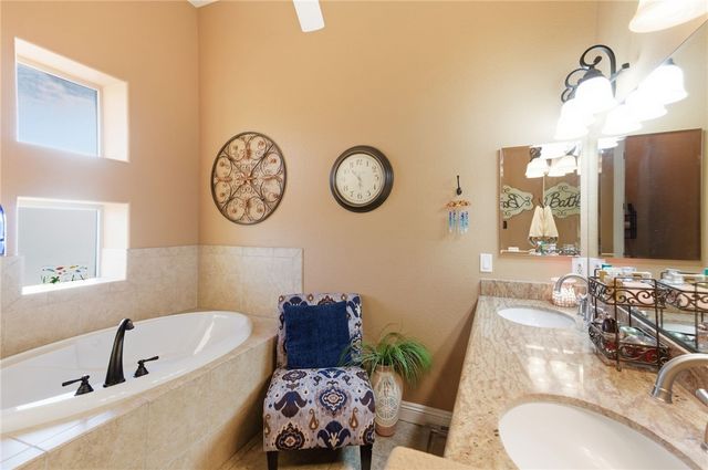 7400 E Morningside Drive, Kingman, AZ 86401