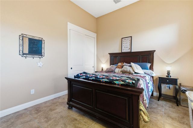 7400 E Morningside Drive, Kingman, AZ 86401