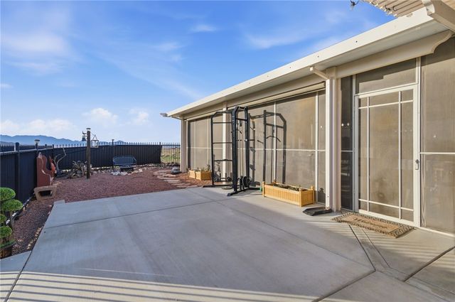 7400 E Morningside Drive, Kingman, AZ 86401