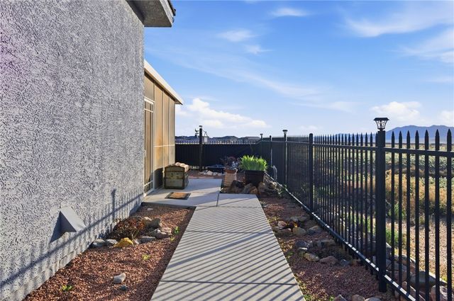 7400 E Morningside Drive, Kingman, AZ 86401