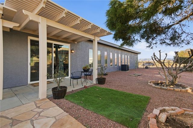 7400 E Morningside Drive, Kingman, AZ 86401