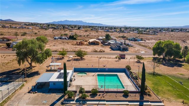 7400 E Morningside Drive, Kingman, AZ 86401