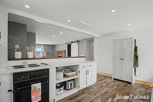 8457 Brower Lake Drive, Rockford, MI 49341