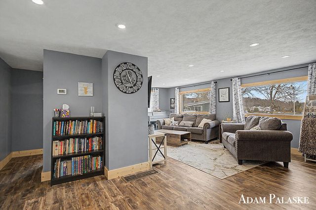 8457 Brower Lake Drive, Rockford, MI 49341