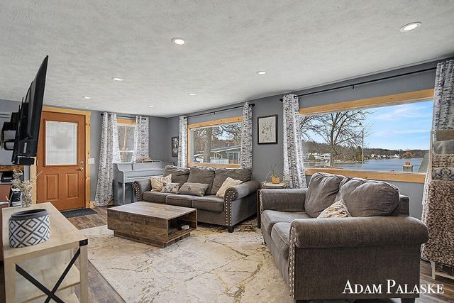 8457 Brower Lake Drive, Rockford, MI 49341