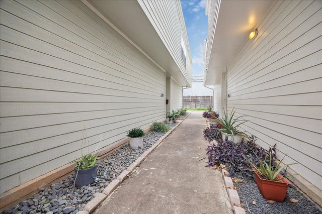 731 Heights Boulevard C, Houston, TX 77007