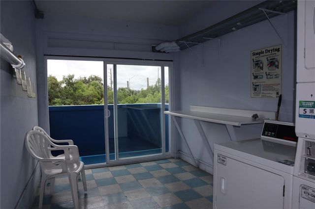 350 79TH AVENUE N 236, St Petersburg, FL 33702