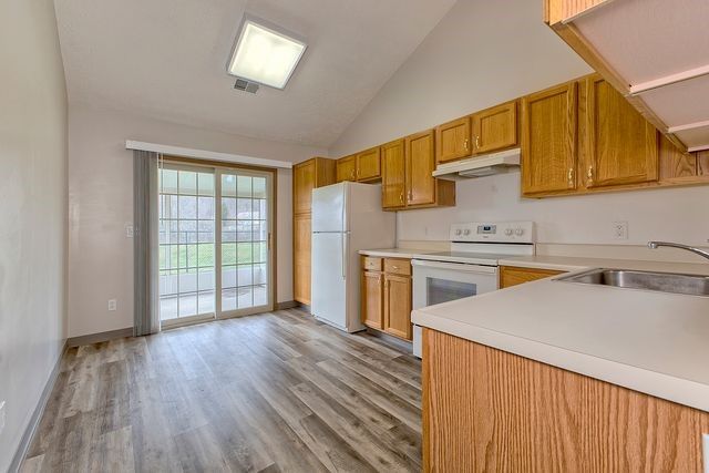 216 Draw Bridge Ct, Hempfield Twp, PA 15601