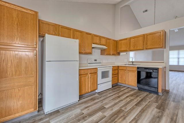 216 Draw Bridge Ct, Hempfield Twp, PA 15601