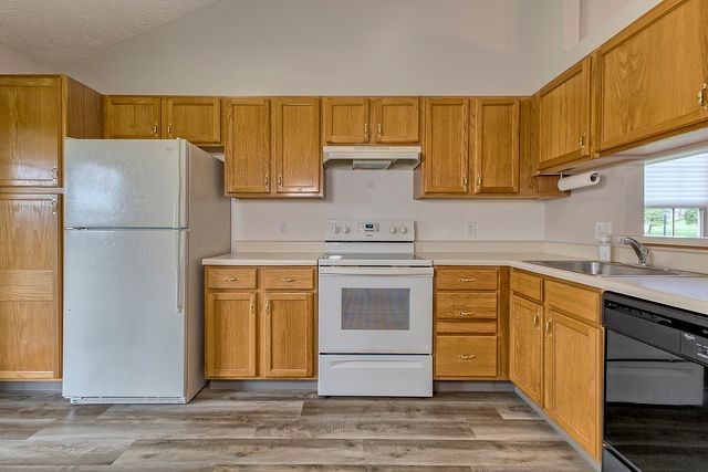 216 Draw Bridge Ct, Hempfield Twp, PA 15601