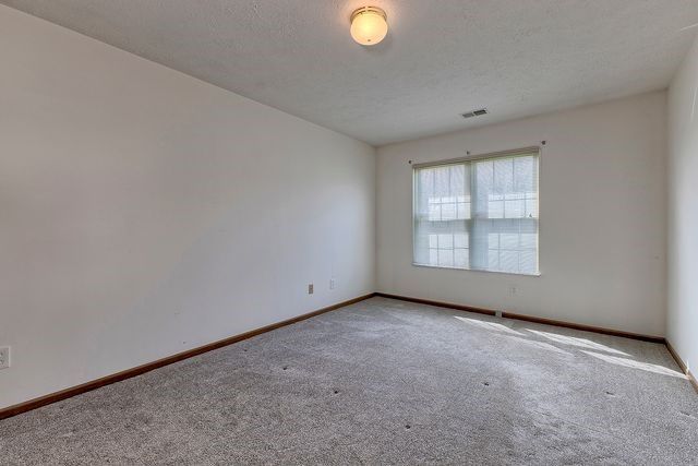 216 Draw Bridge Ct, Hempfield Twp, PA 15601