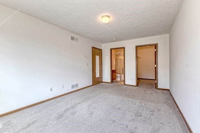 216 Draw Bridge Ct, Hempfield Twp, PA 15601