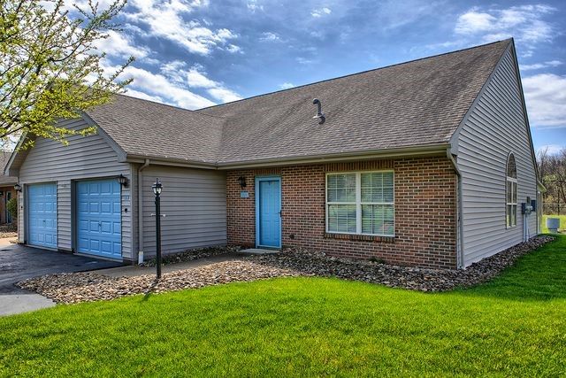 216 Draw Bridge Ct, Hempfield Twp, PA 15601