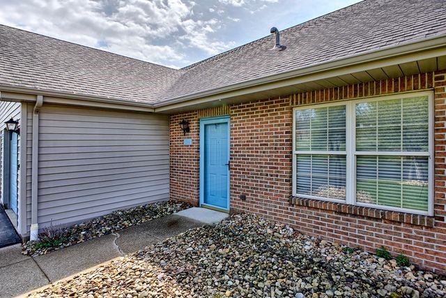 216 Draw Bridge Ct, Hempfield Twp, PA 15601