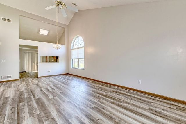 216 Draw Bridge Ct, Hempfield Twp, PA 15601