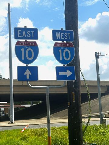 5110 Barbers Hill Road, Baytown, TX 77521