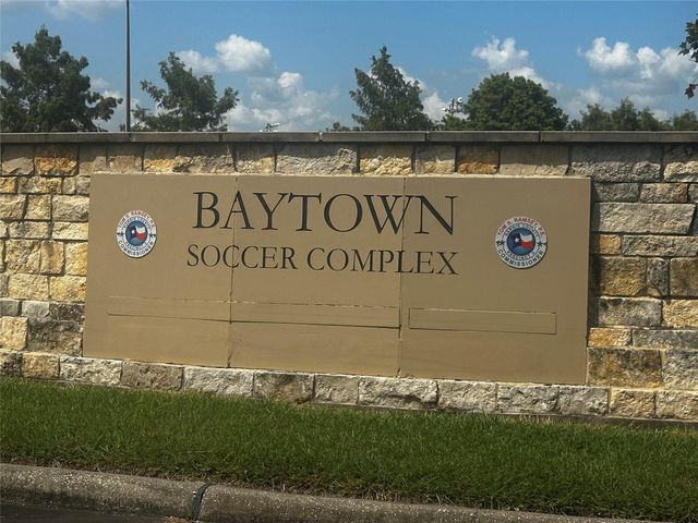 5110 Barbers Hill Road, Baytown, TX 77521