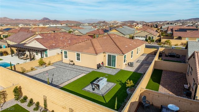 877 Mary Baer Way, Henderson, NV 89011