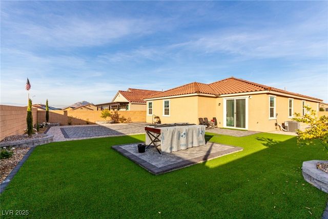 877 Mary Baer Way, Henderson, NV 89011