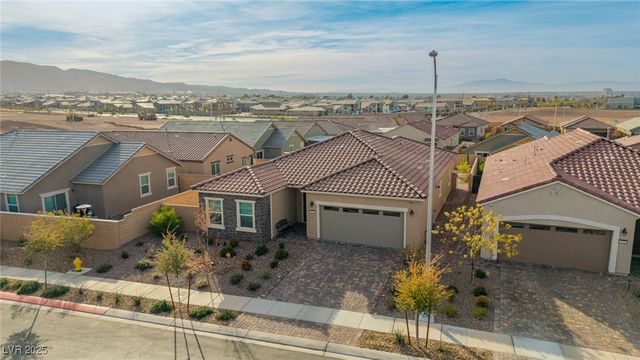 877 Mary Baer Way, Henderson, NV 89011