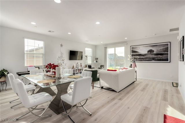 877 Mary Baer Way, Henderson, NV 89011