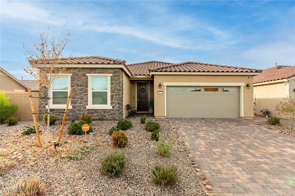 877 Mary Baer Way, Henderson, NV 89011