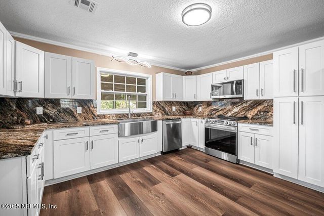 16214 SHARK Road W, Jacksonville, FL 32226