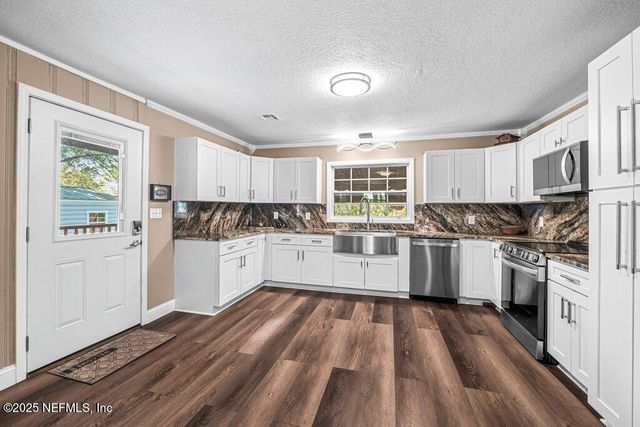 16214 SHARK Road W, Jacksonville, FL 32226