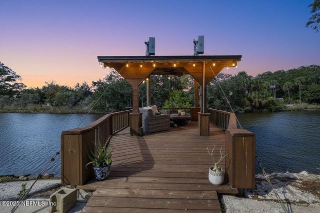 16214 SHARK Road W, Jacksonville, FL 32226