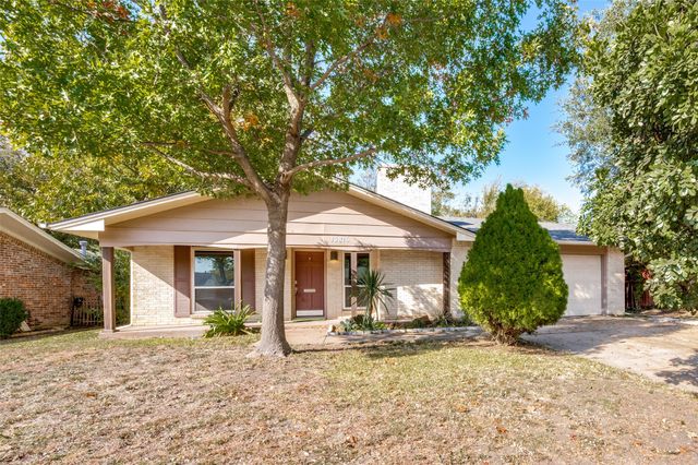 13815 Stonemoss Drive, Dallas, TX 75240