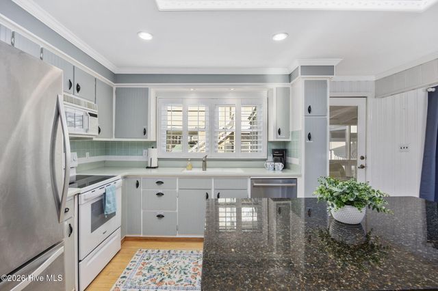 407 35th Street, Sunset Beach, NC 28468