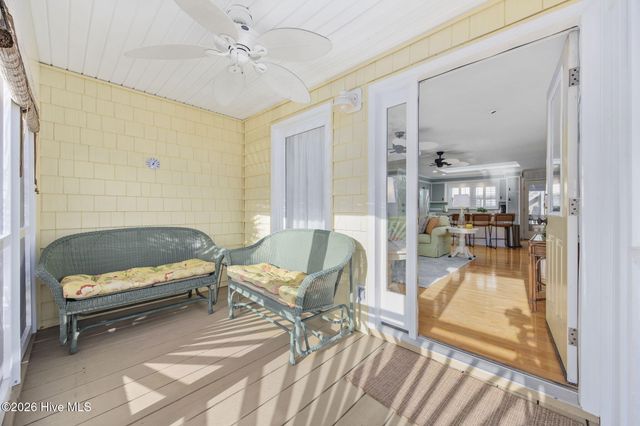 407 35th Street, Sunset Beach, NC 28468
