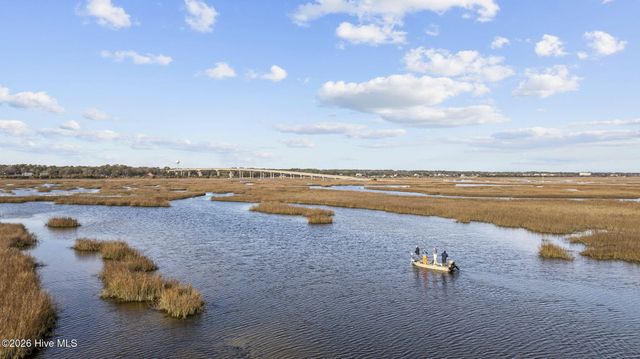 407 35th Street, Sunset Beach, NC 28468