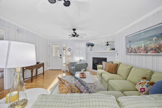 407 35th Street, Sunset Beach, NC 28468