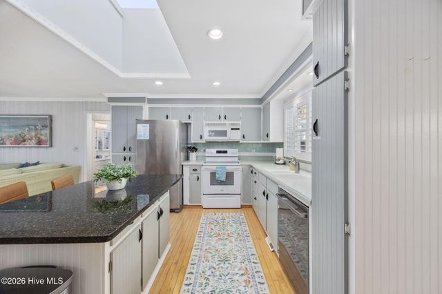 407 35th Street, Sunset Beach, NC 28468