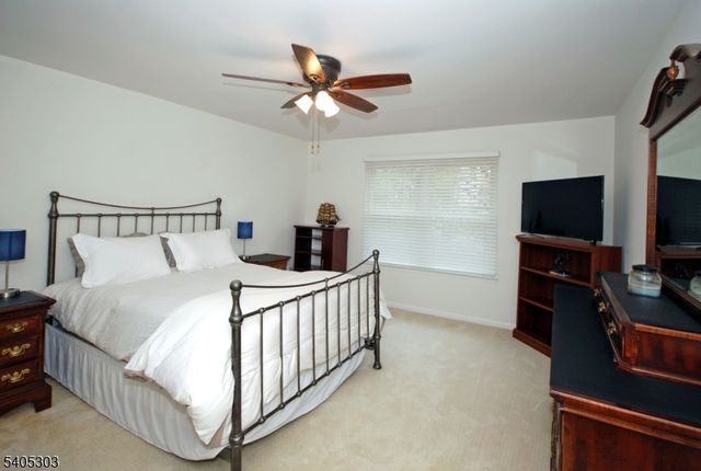 10 Apache Way, Branchburg Twp., NJ 08876