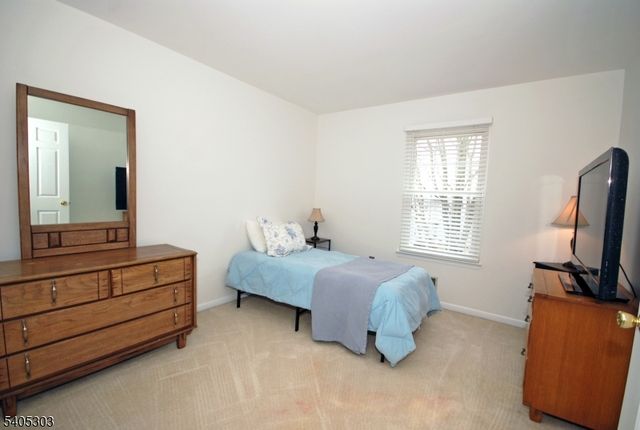 10 Apache Way, Branchburg Twp., NJ 08876