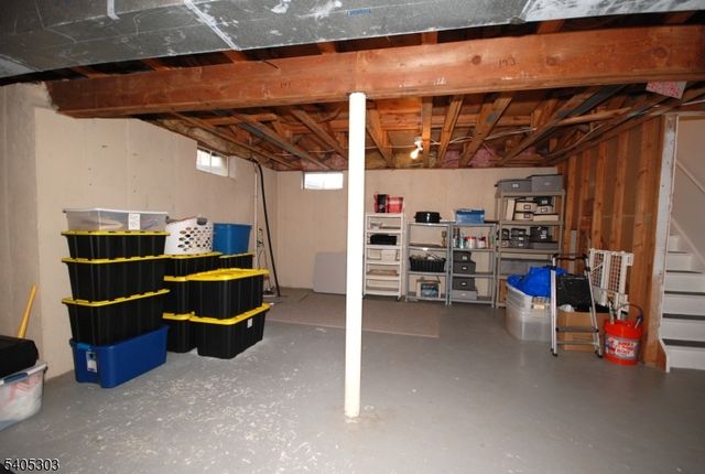 10 Apache Way, Branchburg Twp., NJ 08876